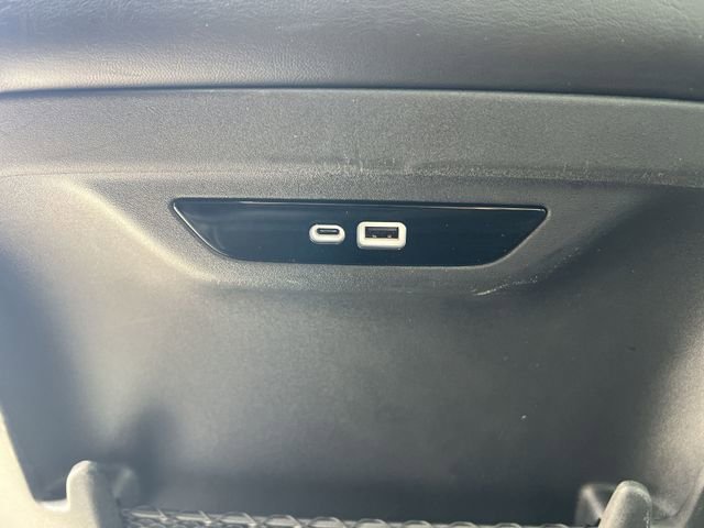 Used 2024 Chrysler Pacifica Touring-L image 30