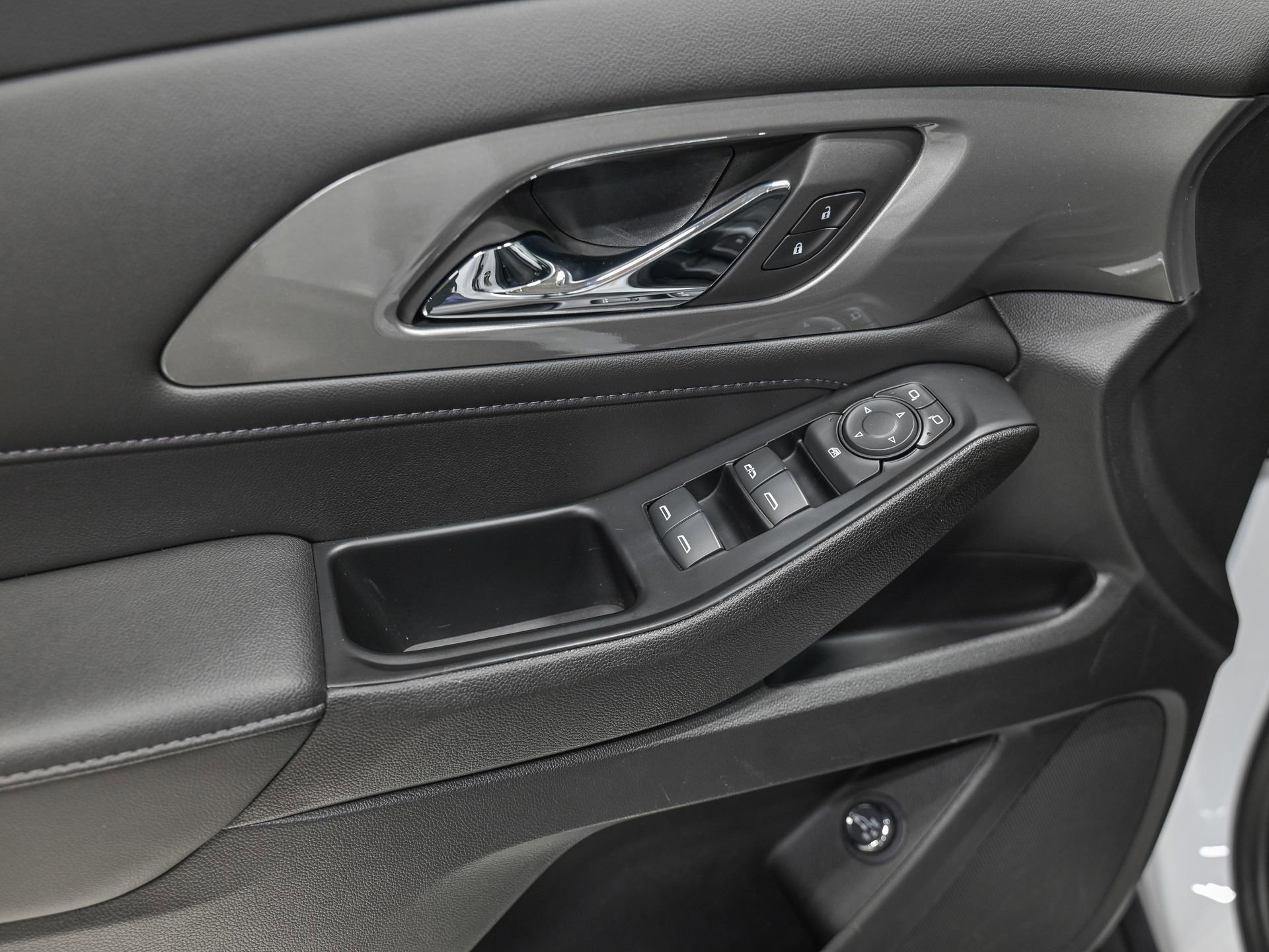 Used 2023 Chevrolet Traverse LT w/ LPO, Floor Liner Package image 13