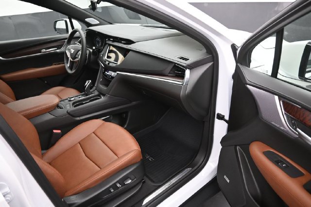 New 2026 Cadillac XT5 Sport AWD/4WD image 9