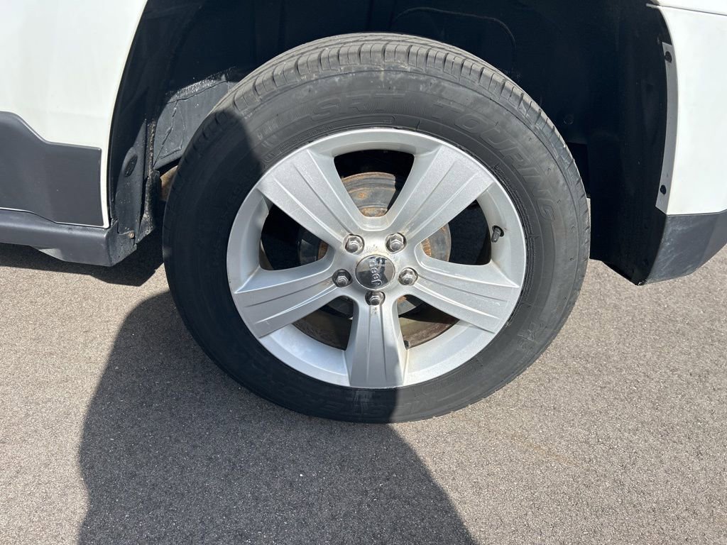 Used 2016 Jeep Patriot Latitude image 9