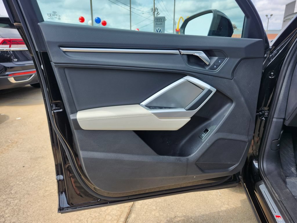 Used 2019 Audi Q3 2.0T Premium Plus AWD/4WD image 9