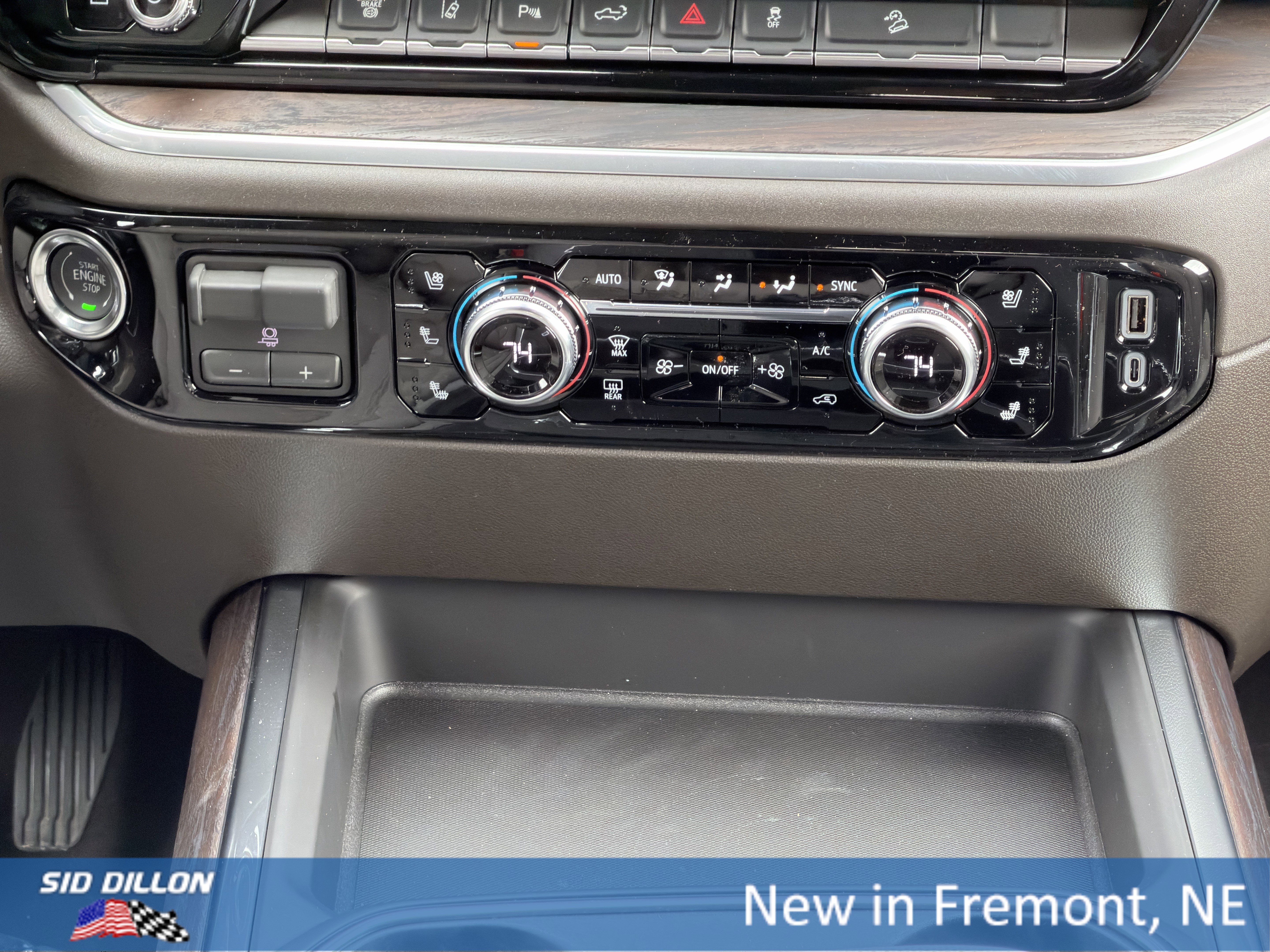 New 2026 GMC Sierra 2500 SLT w/ SLT Premium Package AWD/4WD image 12