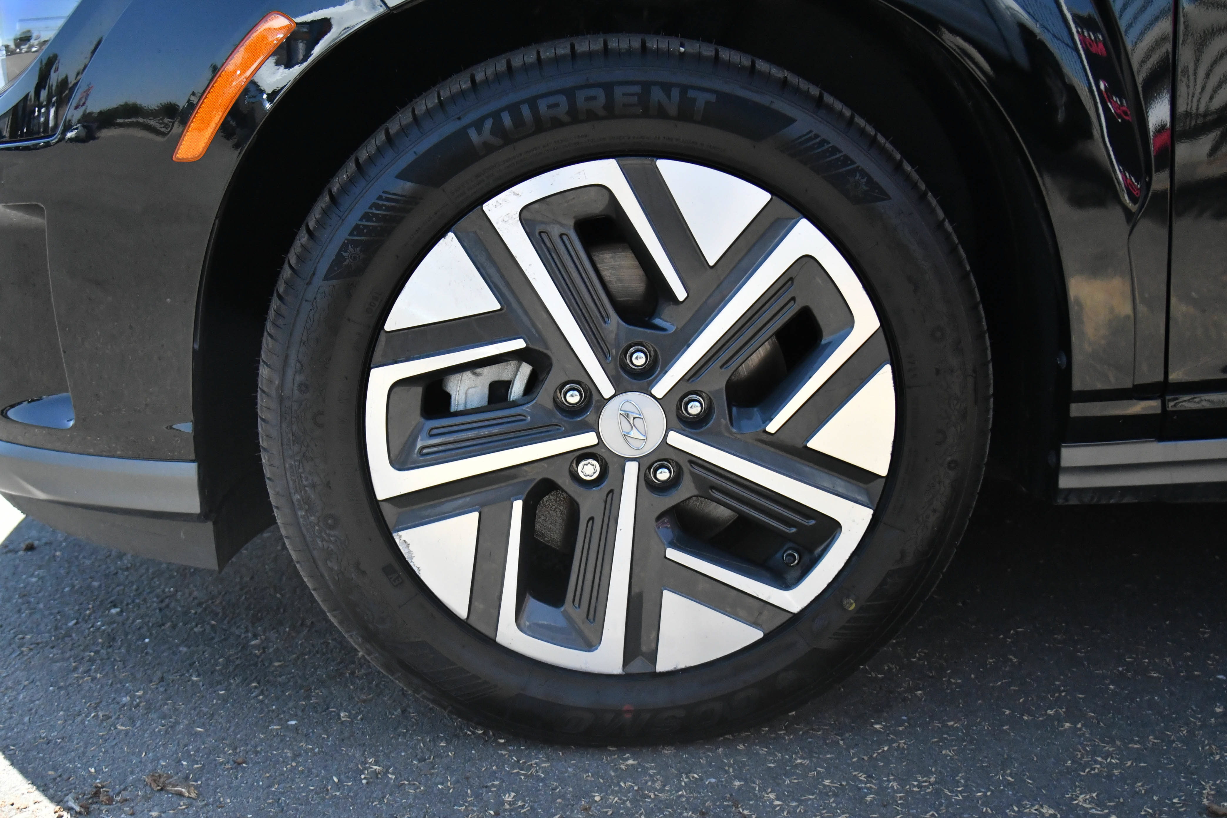 Used 2023 Hyundai Kona SE w/ Cargo Package FWD image 12
