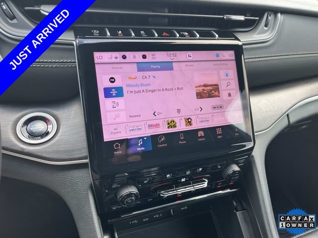 Used 2025 Jeep Grand Cherokee Limited w/ Luxury Tech Group II AWD/4WD image 34