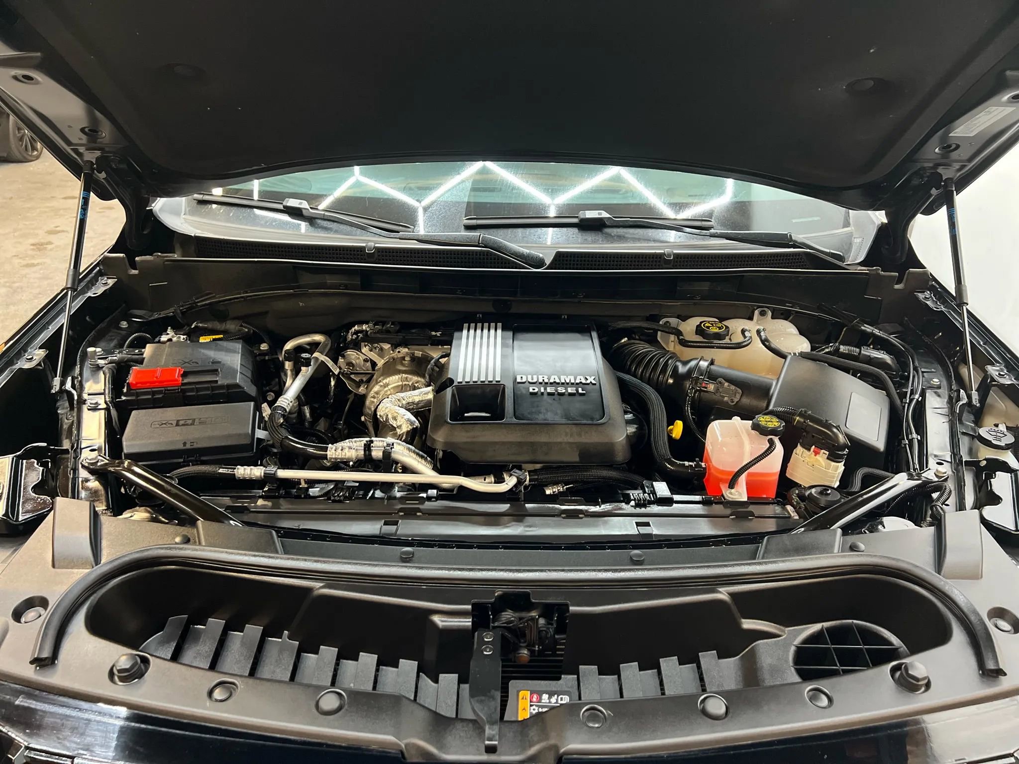 Used 2023 GMC Yukon SLT w/ SLT Premium Package image 31