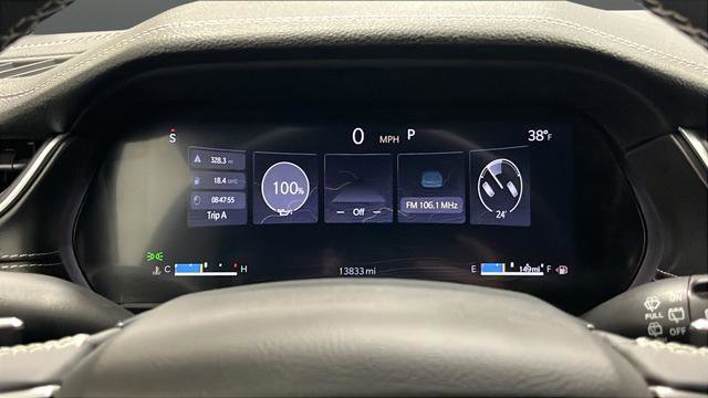 Used 2024 Jeep Grand Cherokee Limited w/ Luxury Tech Group II image 17