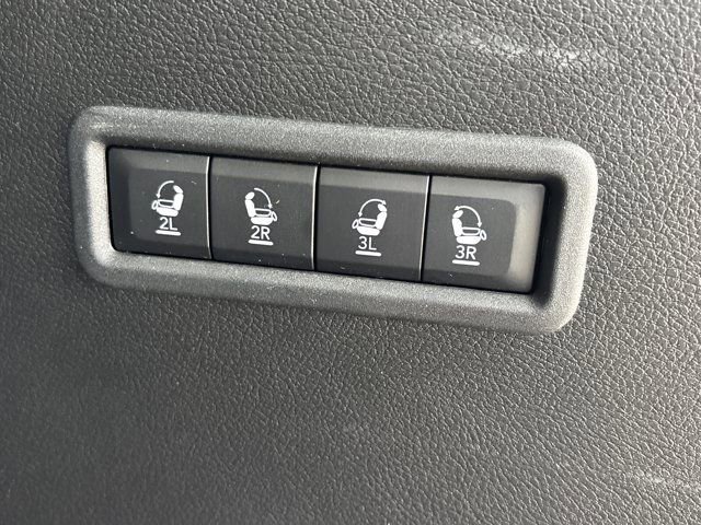 Used 2023 Jeep Wagoneer Series III w/ Premium Group I image 9