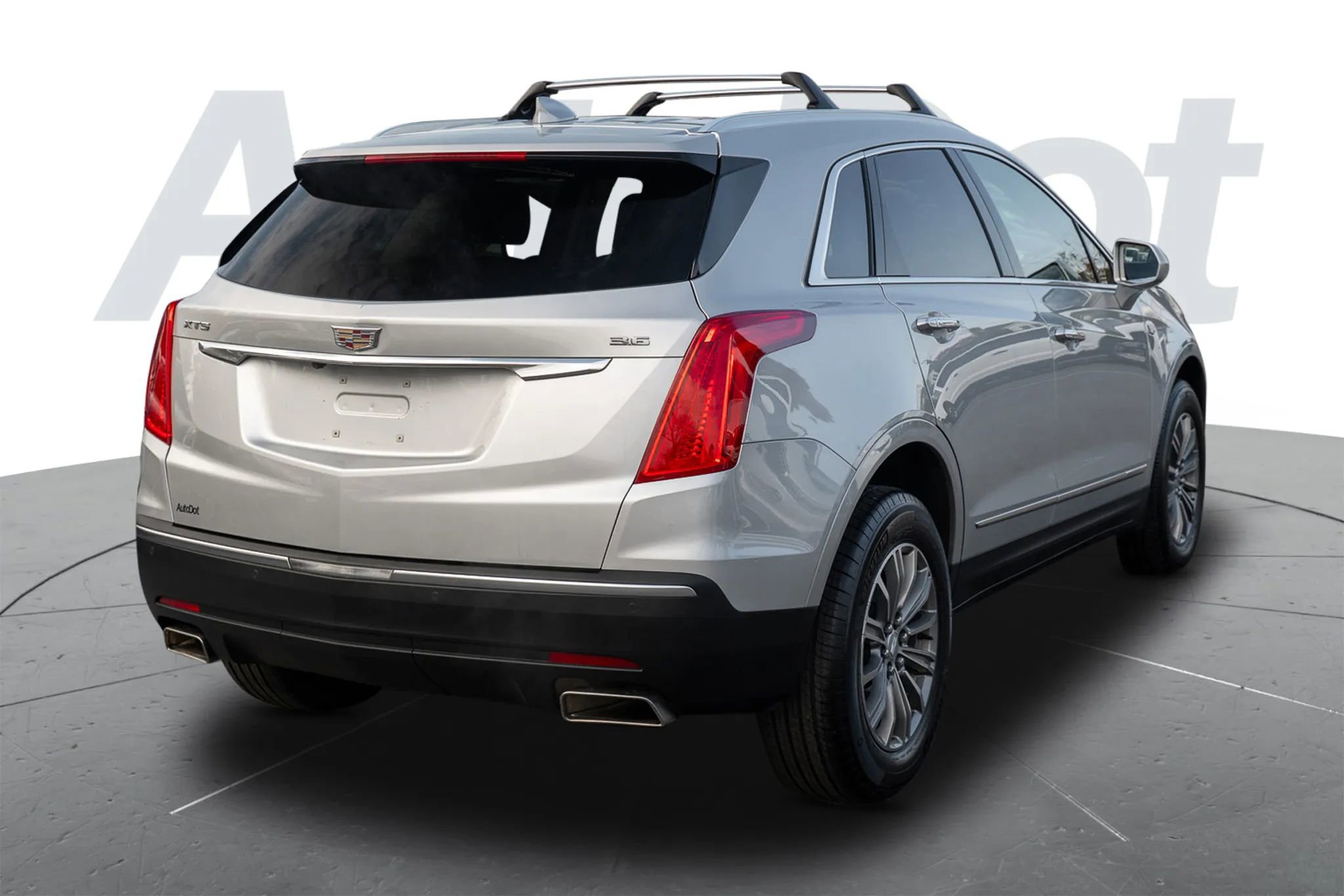 Used 2017 Cadillac XT5 Luxury w/ LPO, Wheel Lock Package image 3