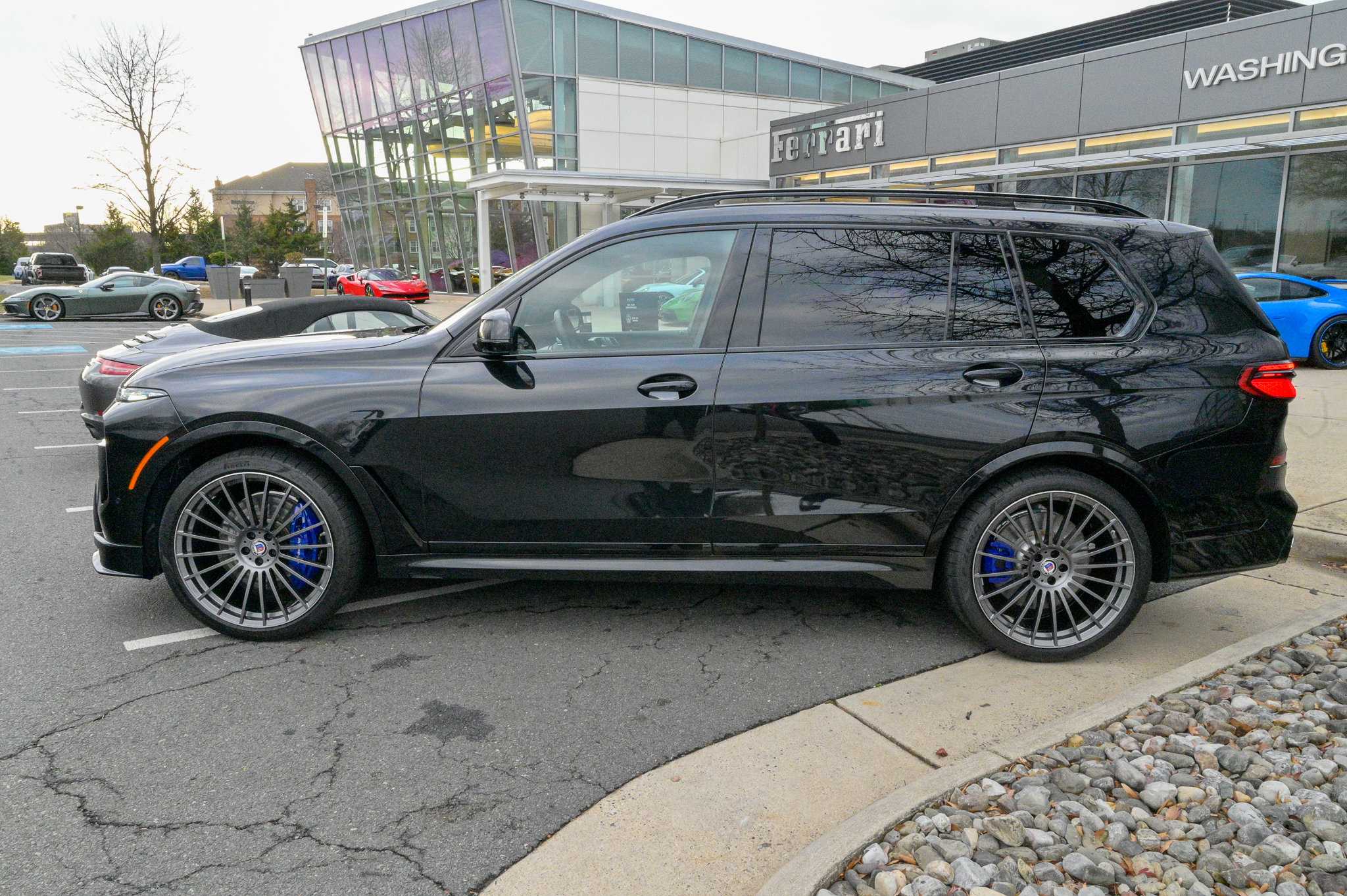 Used 2025 BMW ALPINA XB7 image 8