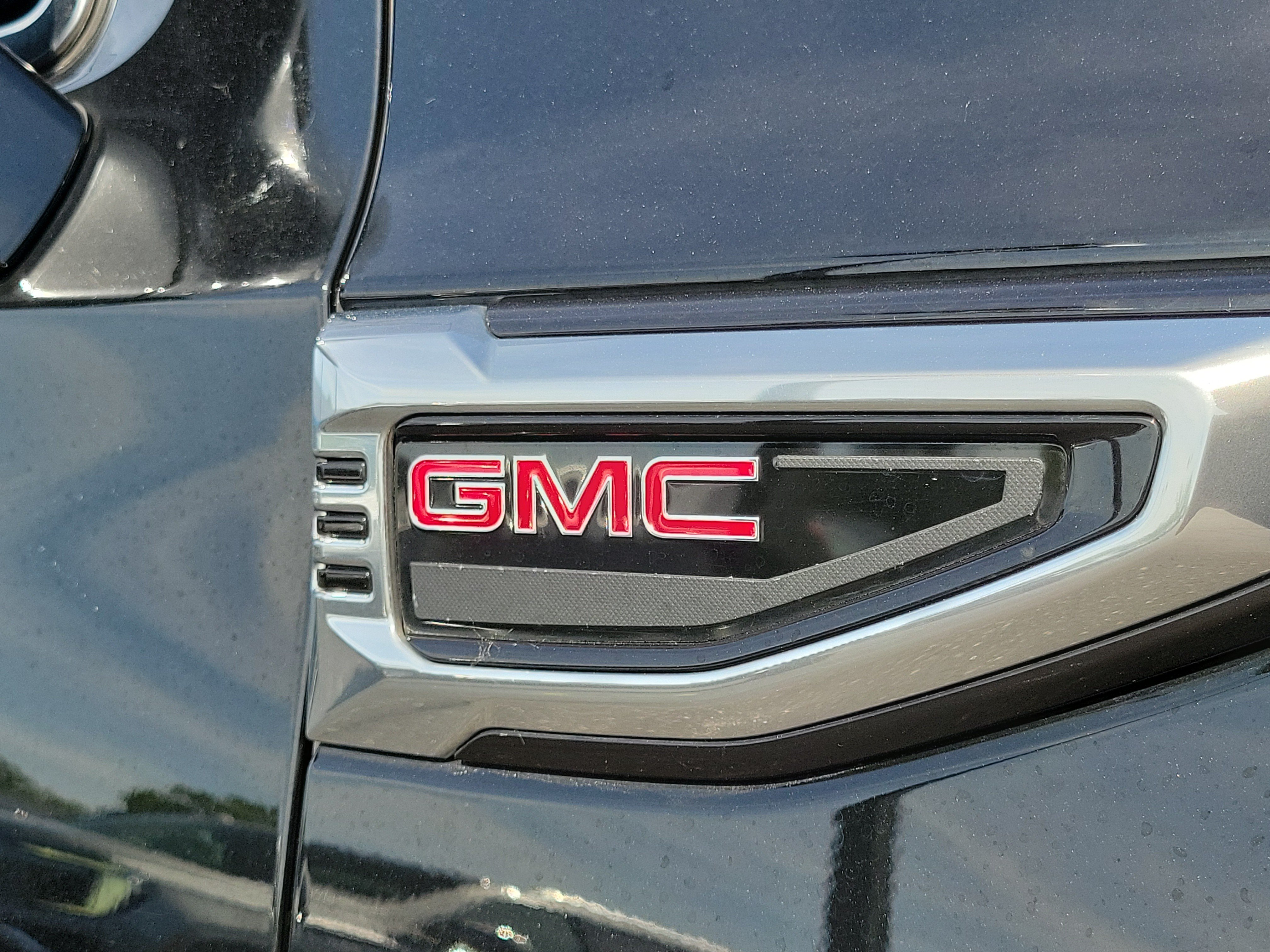 Used 2025 GMC Yukon Denali AWD/4WD image 6