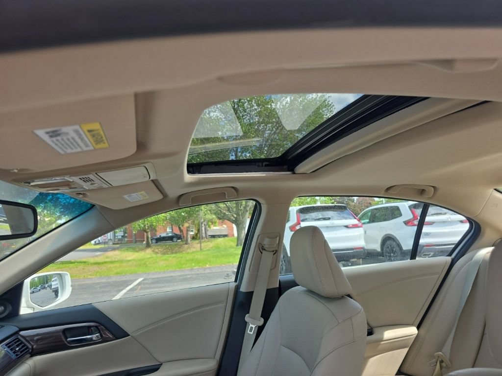 Used 2017 Honda Accord EX-L image 23