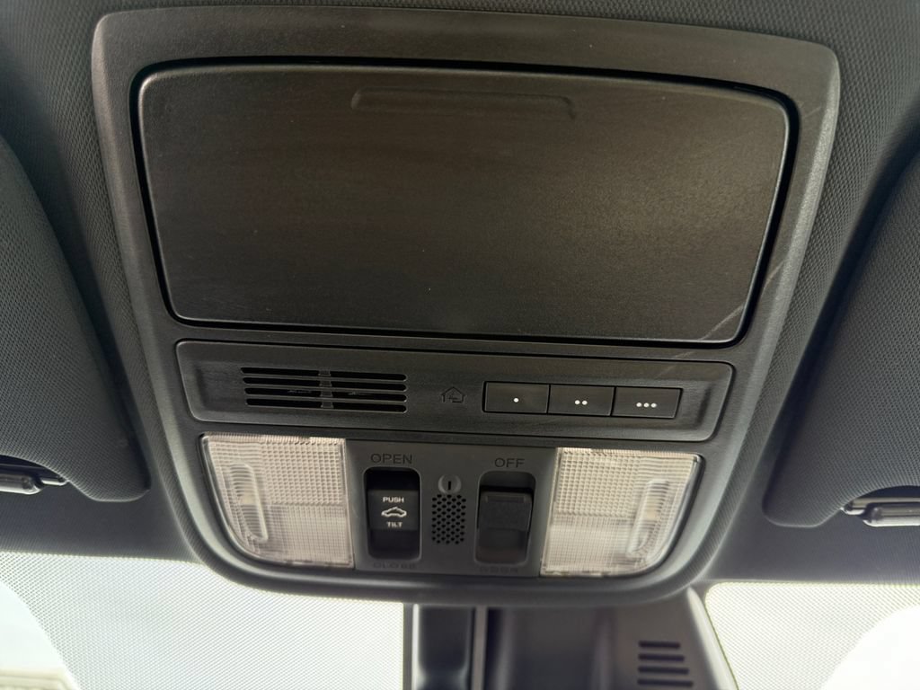 Used 2016 Honda Accord Touring image 18