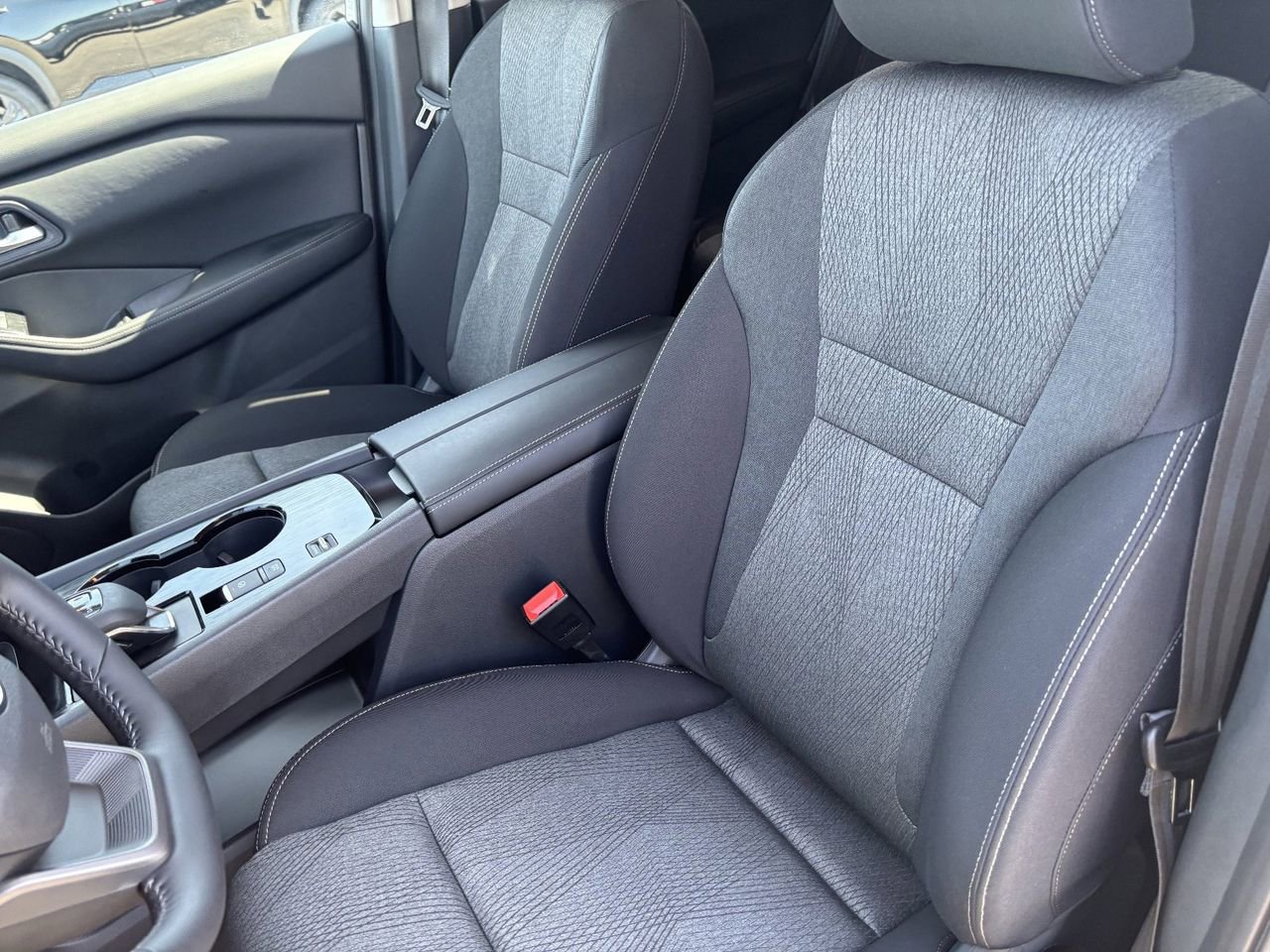 Certified 2026 Nissan Rogue SV FWD image 21
