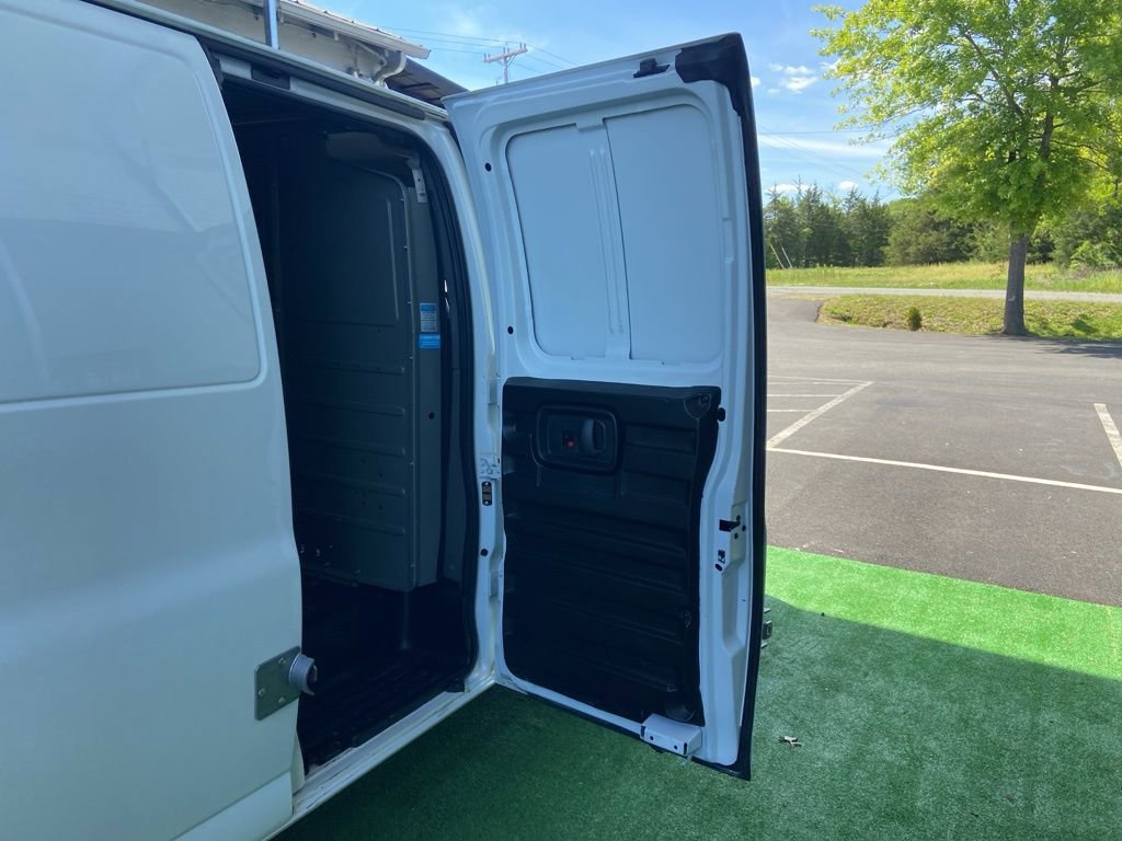 Used 2021 Chevrolet Express 2500 w/ Driver Convenience Package RWD image 13