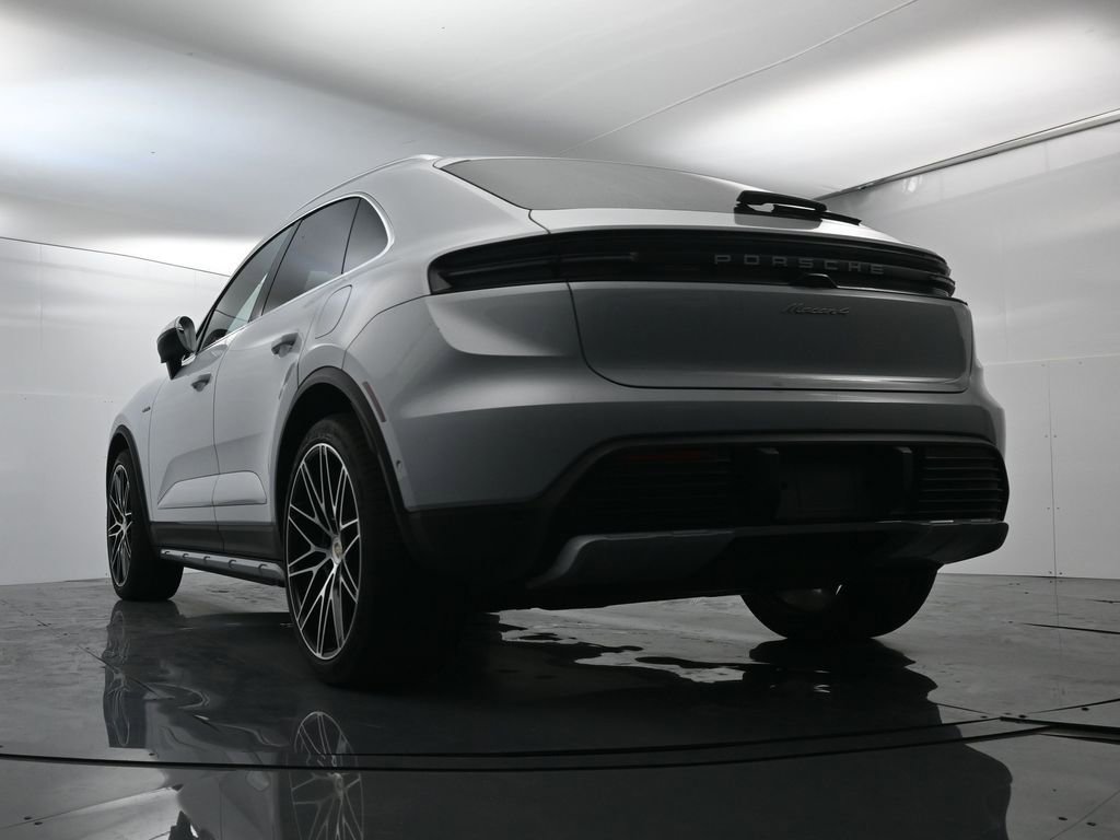 Certified 2024 Porsche Macan 4 Electric image 46