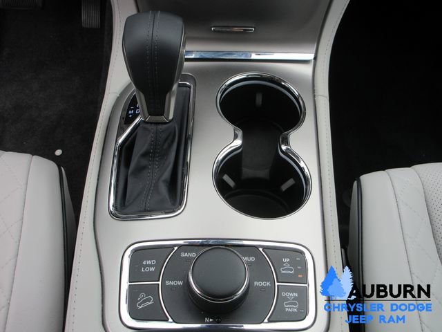 Used 2017 Jeep Grand Cherokee Summit image 41