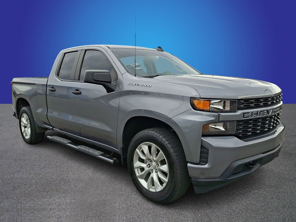 Used 2020 Chevrolet Silverado 1500 Custom w/ Custom Value Package image 3
