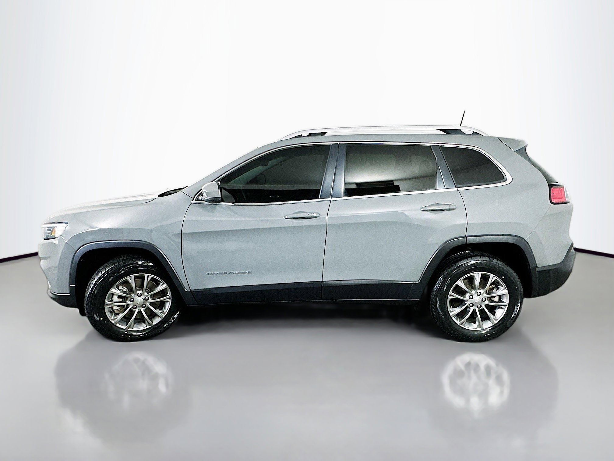 Used 2021 Jeep Cherokee Latitude Lux AWD/4WD image 4