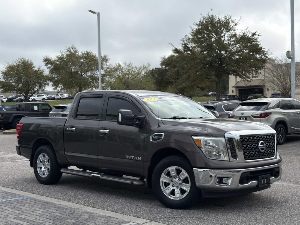 Used 2017 Nissan Titan SV image 1