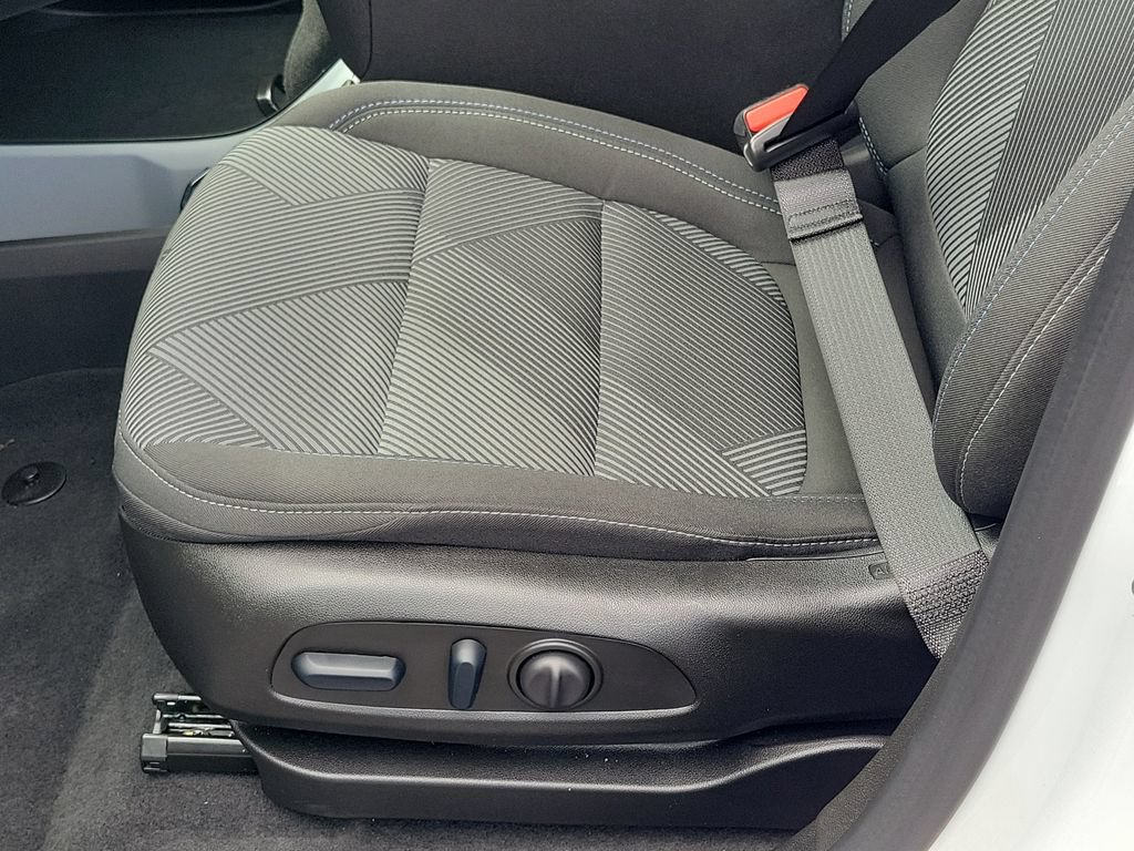 Used 2027 Chevrolet Bolt LT w/ Comfort Package FWD image 13
