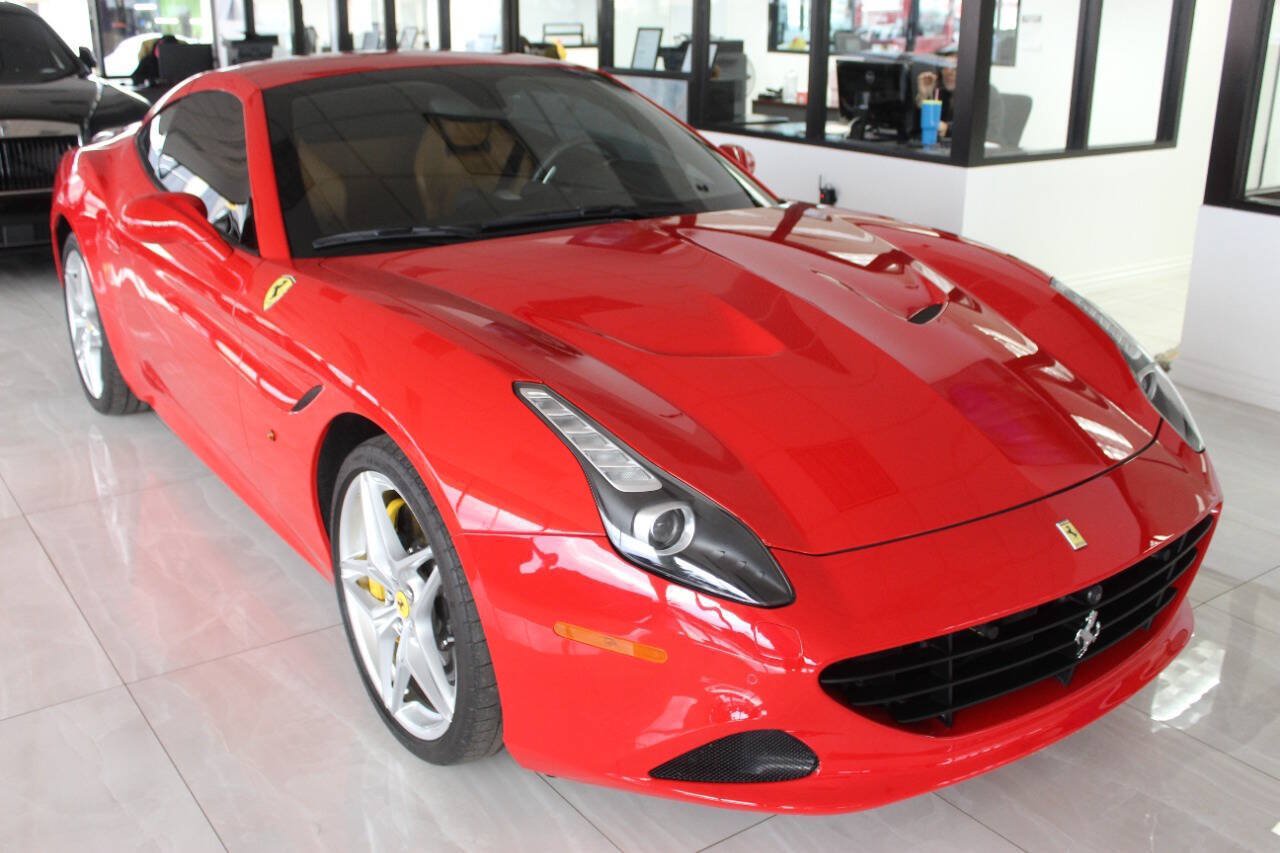 Used 2016 Ferrari California T RWD image 2