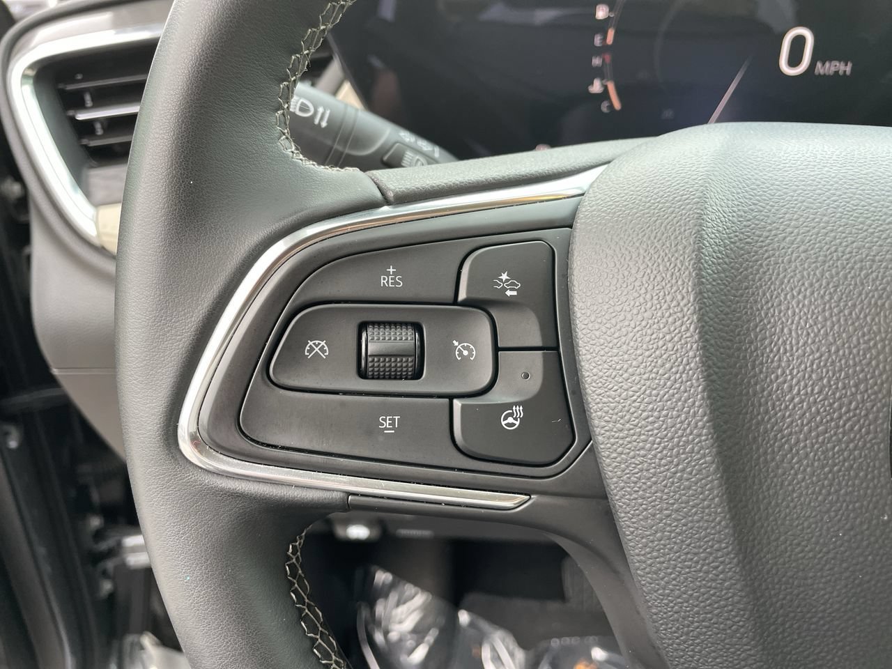 Used 2024 Buick Encore GX Avenir w/ Avenir Convenience Package AWD/4WD image 28