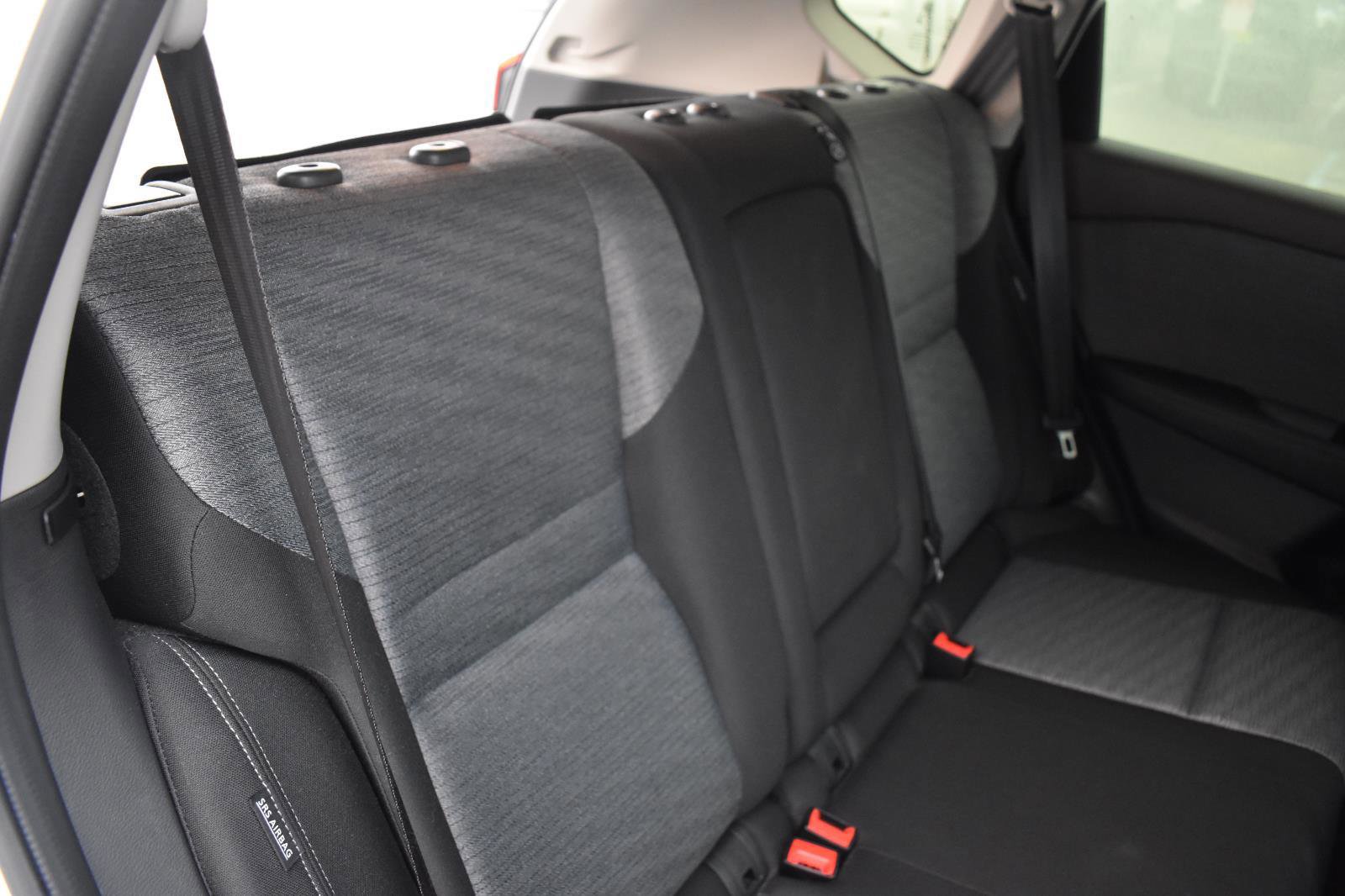 Used 2023 Nissan Rogue SV image 39