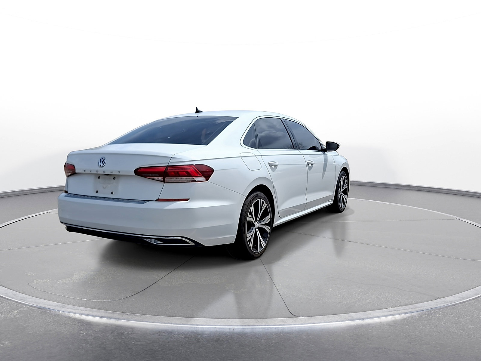 Used 2021 Volkswagen Passat 2.0T SE FWD image 7