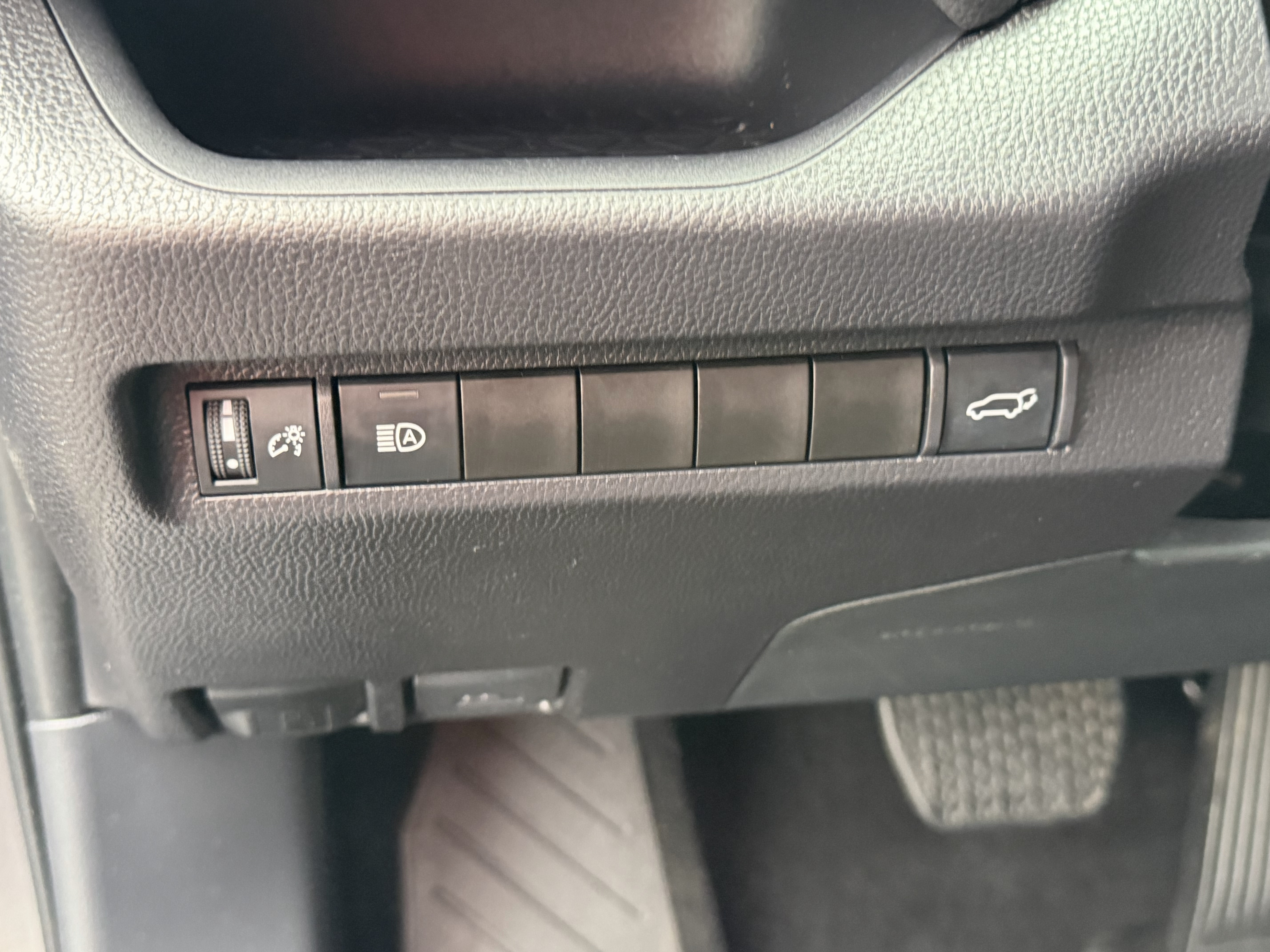 Certified 2025 Toyota RAV4 XLE w/ Convenience Package AWD/4WD image 16