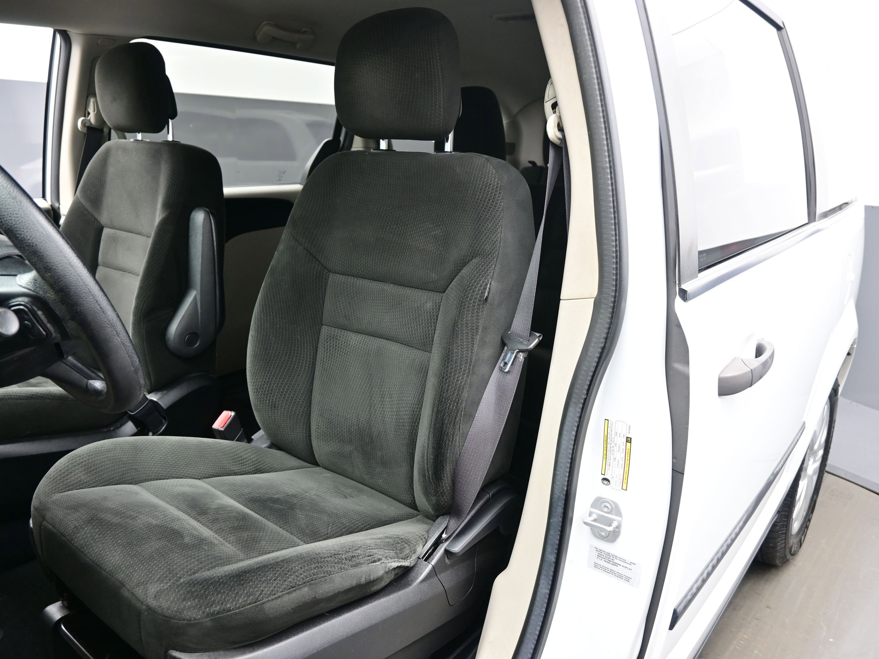 Used 2016 Dodge Grand Caravan American Value Package image 10