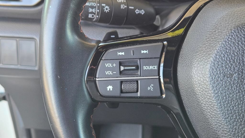Used 2025 Honda Pilot Sport image 18
