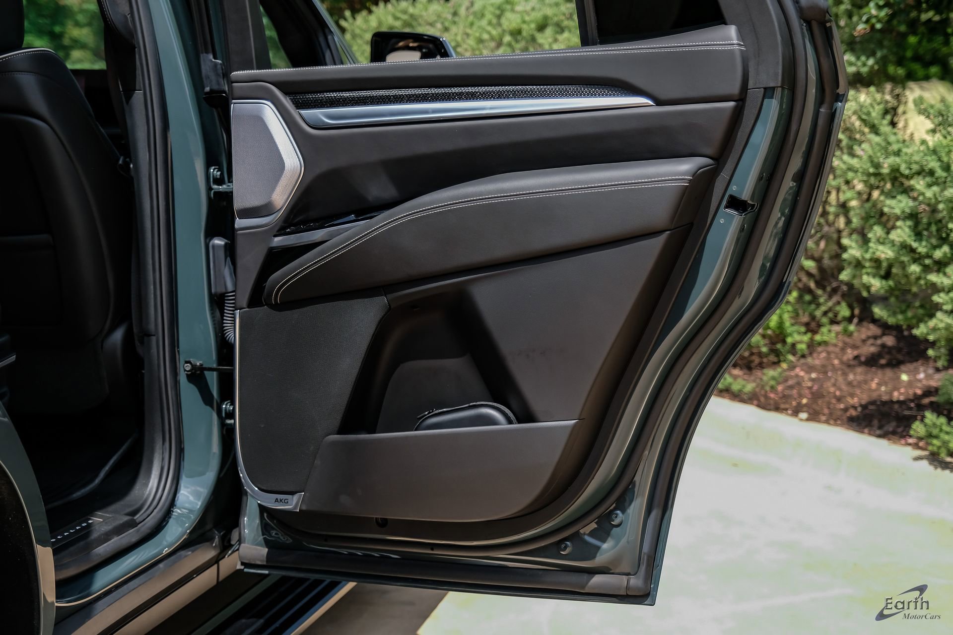 Used 2025 Cadillac Escalade V AWD/4WD image 87