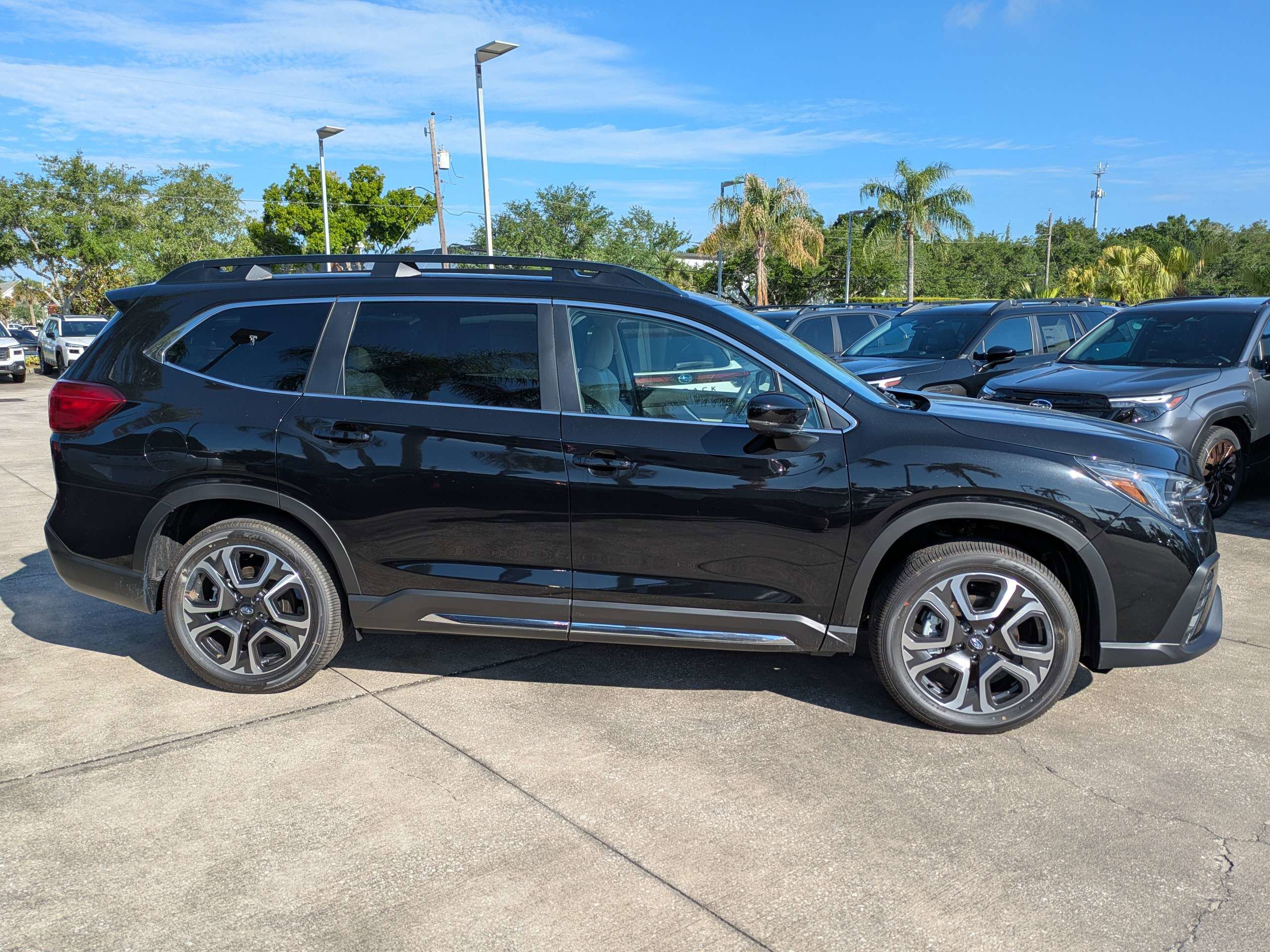 New 2026 Subaru Ascent Limited AWD/4WD image 3