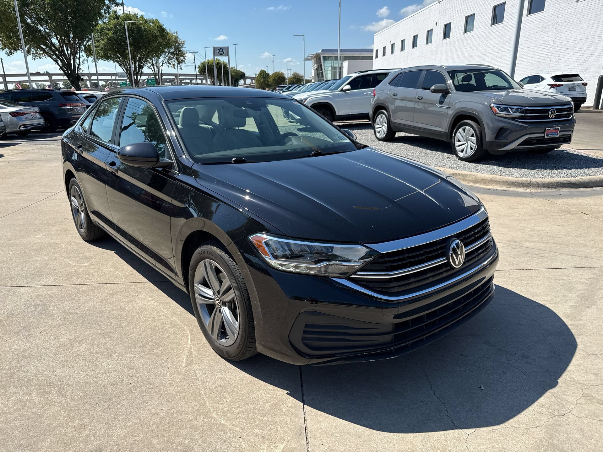 Used 2024 Volkswagen Jetta SE w/ Panoramic Sunroof Package