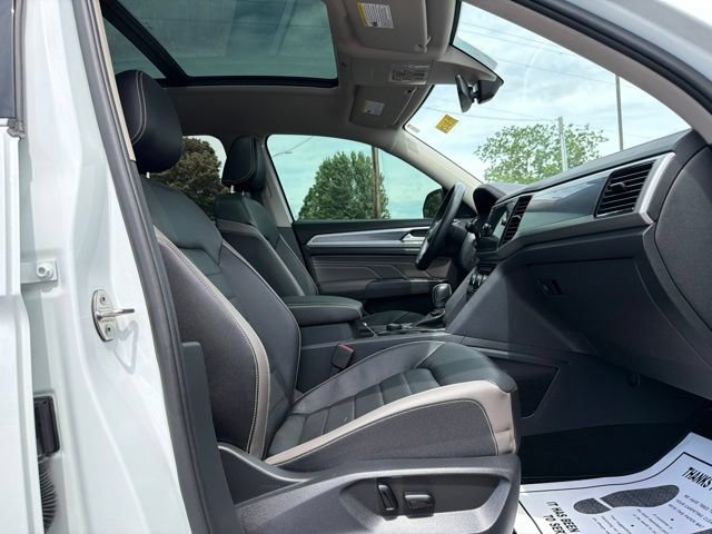 Used 2023 Volkswagen Atlas SEL Premium AWD/4WD image 11