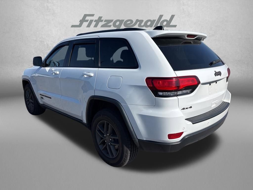 Used 2016 Jeep Grand Cherokee Laredo 75th Anniversary image 3