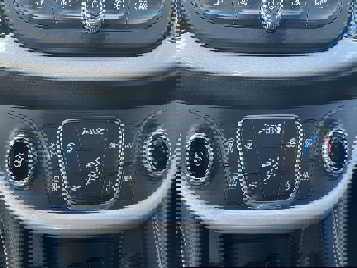 Used 2018 Chevrolet Volt LT image 10