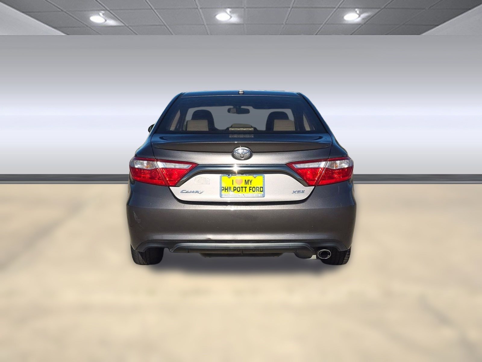 Used 2016 Toyota Camry XSE image 10