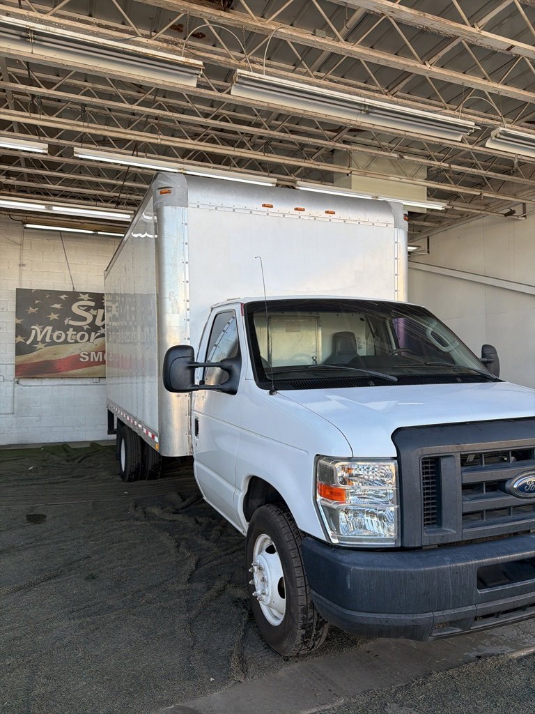 Used 2019 Ford E-350 and Econoline 350 Super Duty image 2