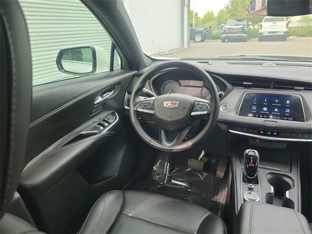 Used 2022 Cadillac XT4 Premium Luxury w/ Safety Alert Package image 15