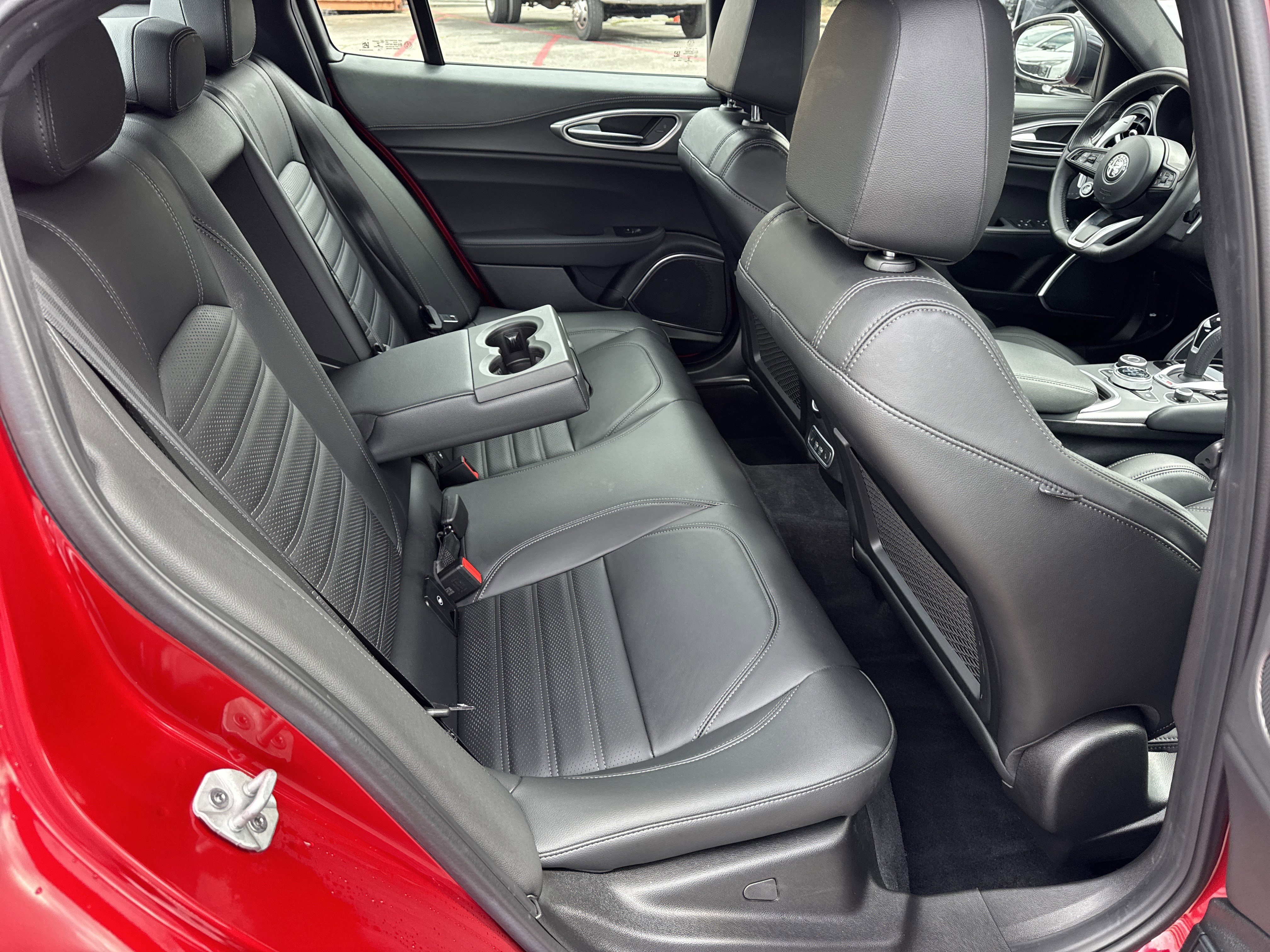 Used 2023 Alfa Romeo Giulia Veloce image 15