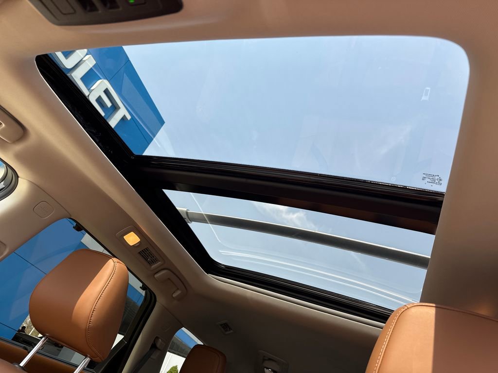 Used 2025 Nissan Pathfinder Platinum w/ Cargo Package image 24