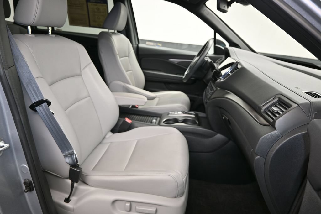 Used 2023 Honda Passport EX-L image 11