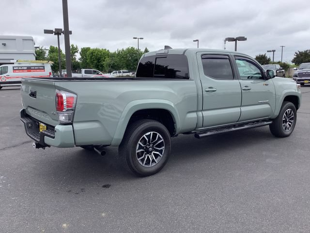 Used 2022 Toyota Tacoma TRD Sport w/ TRD Premium Sport Package AWD/4WD image 30