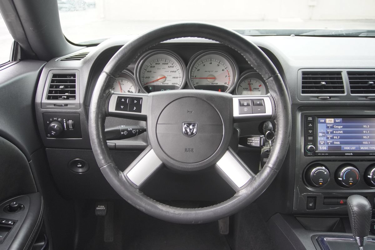 Used 2009 Dodge Challenger SRT8 RWD image 13
