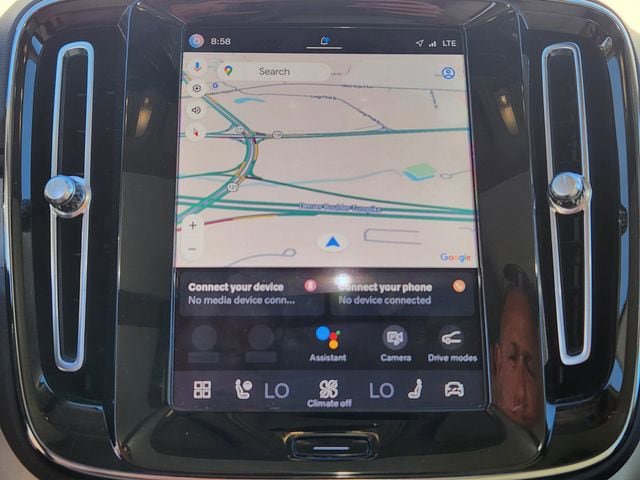 Certified 2023 Volvo XC40 B5 Plus w/ Driver Assist Package AWD/4WD image 22