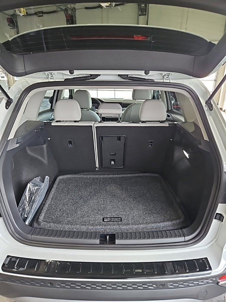 New 2026 Volkswagen Taos SE image 19