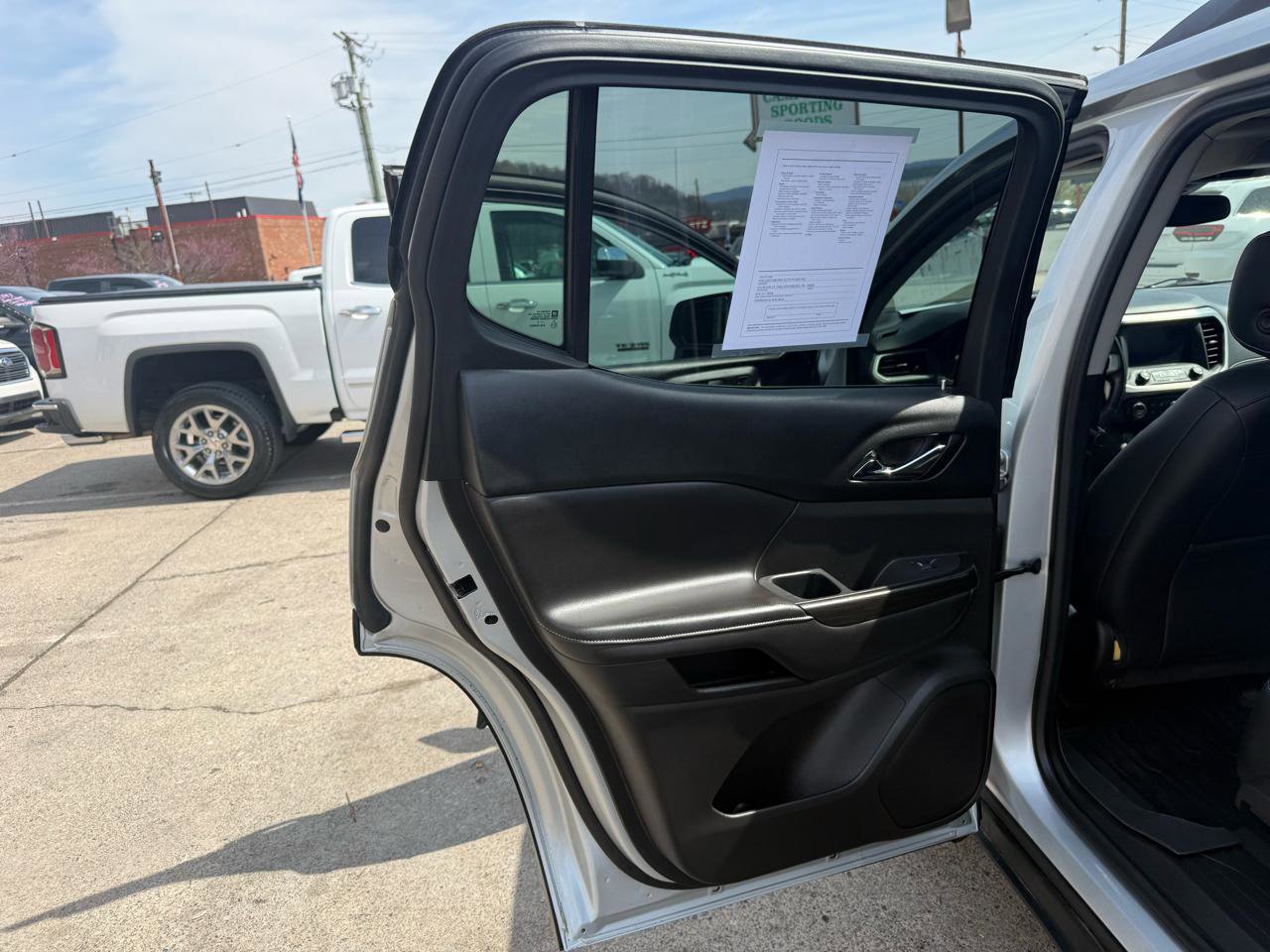 Used 2017 GMC Acadia SLT AWD/4WD image 29