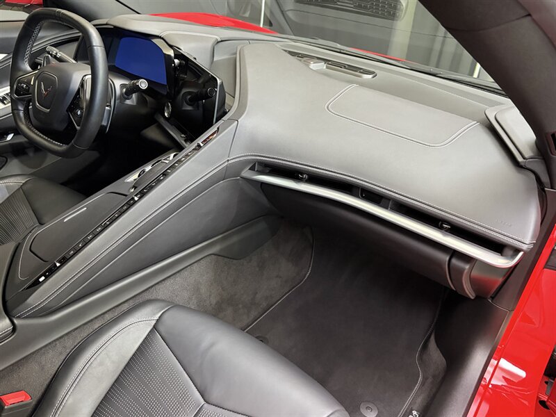 Used 2022 Chevrolet Corvette Stingray Coupe w/ Z51 2LT w/ Z51 Performance Package RWD image 25
