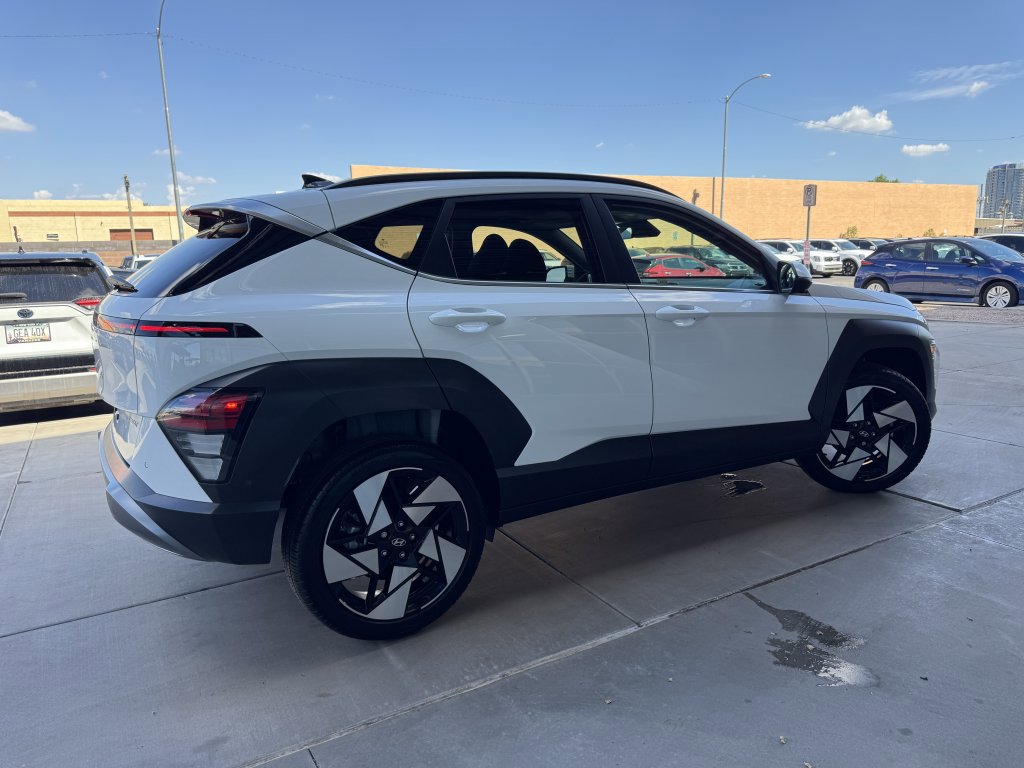 Used 2024 Hyundai Kona Limited image 4